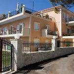 Appart hôtel Lazaratos 2*