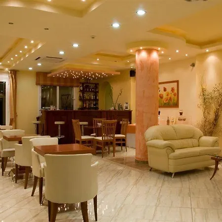 Lazaratos Aparthotel