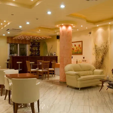 Aparthotel Lazaratos