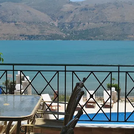 Apart-hotel Lazaratos 2*