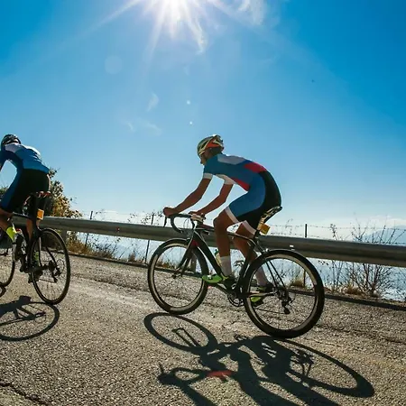 Apart-hotel Lazaratos