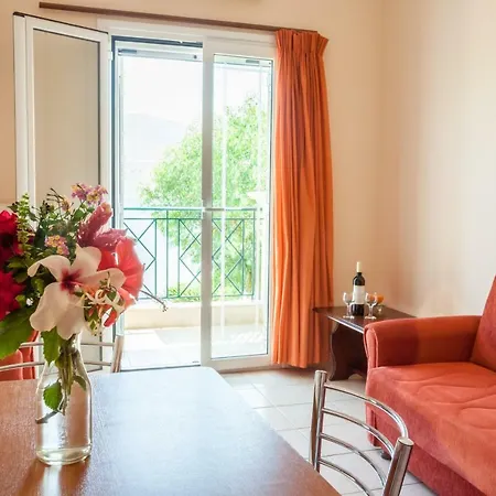 Apart-hotel Lazaratos Kouvalata