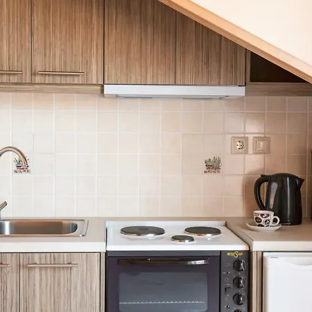 Lazaratos Apart-hotel 2*