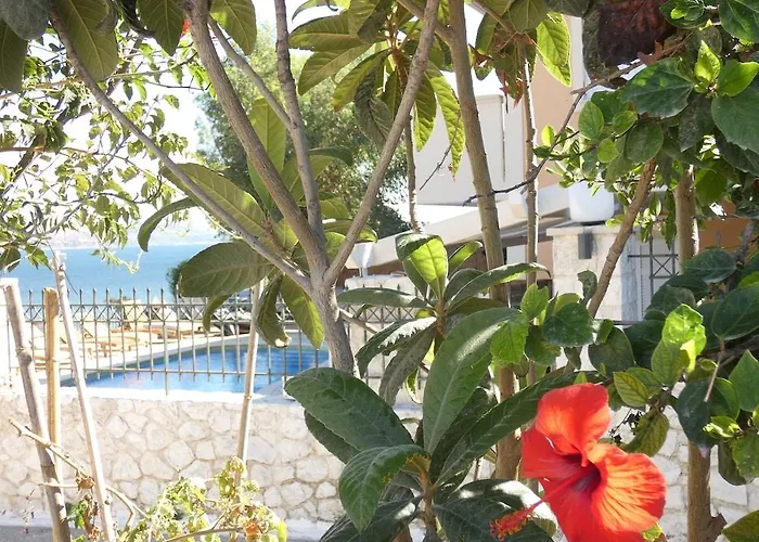 Lazaratos Aparthotel