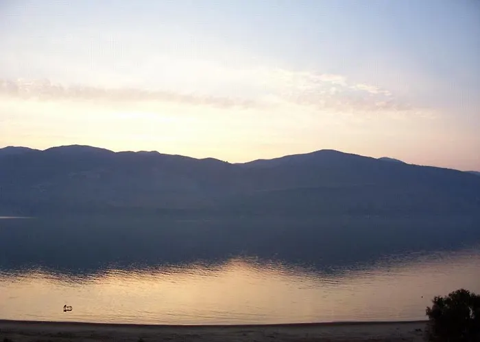 Aparthotel Lazaratos