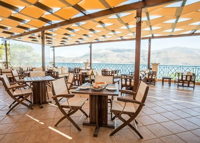 Lazaratos Apart-hotel Kouvalata