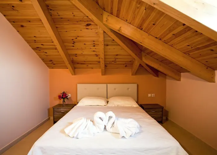 Lazaratos Aparthotel 2*