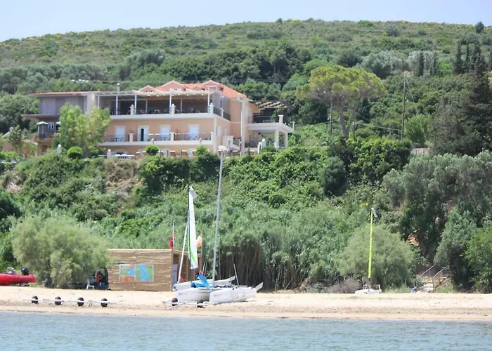 Aparthotel Lazaratos 2*