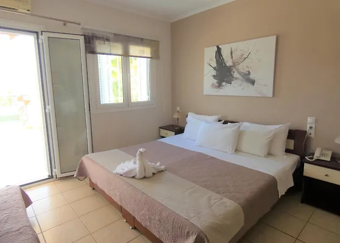 Lazaratos Aparthotel