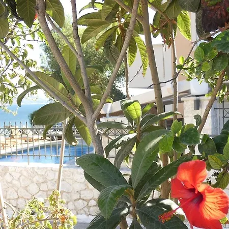 Lazaratos Apartmanhotel