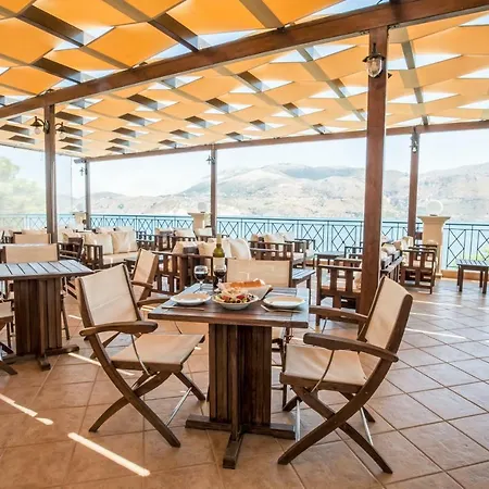 Lazaratos Apartmanhotel Kouvalata